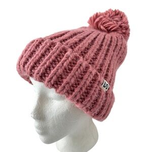 Urban Outfitters Beanie Hat Ribbed Knit Chunky Large Pom-Pom Pink Winer Cap Ski